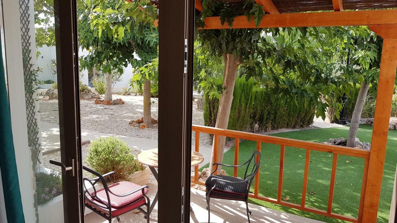 Artmonia Ξενοδοχείο Castalla Εξωτερικό φωτογραφία
